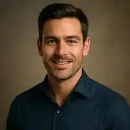 Portrait of Daniel Thompson, an Australian online casino enthusiast from Brisbane, sharing his experience with Jackpot Jill VIP and responsible gambling tips.